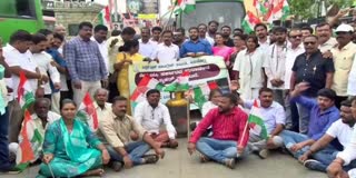congress-protests-against-petrol-diesel-gas-price-hike