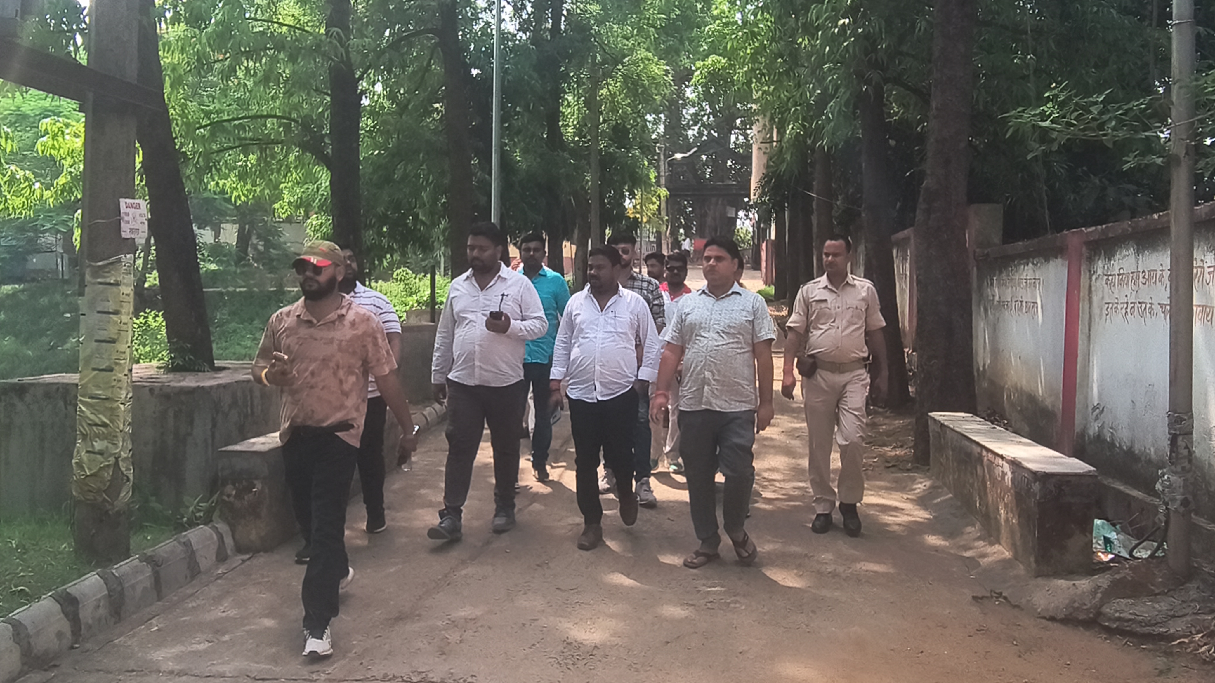 Sanitation workers returned to work after intervention of Municipal Corporation administration and Mayor in Deoghar
