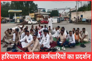 Haryana Roadways employees blocked traffic