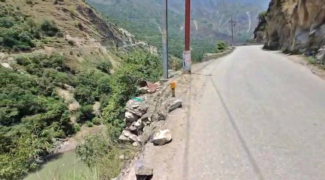 Bhuntar-Manikaran road