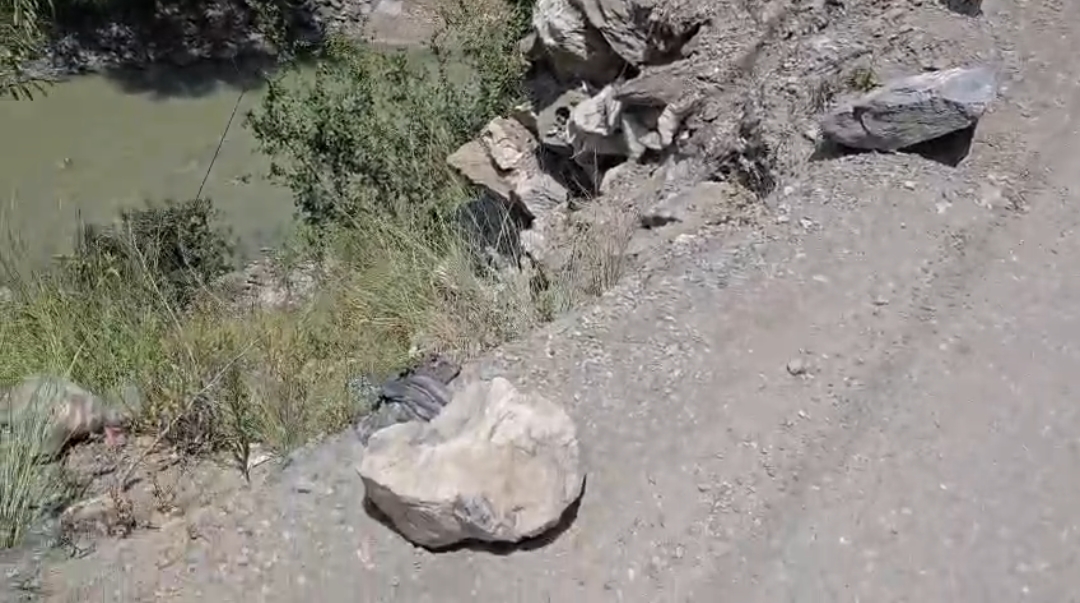 Bhuntar-Manikaran road