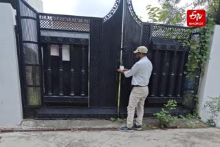 नगर निगम ने बकायेदारों पर सख्त कार्रवाई की है.