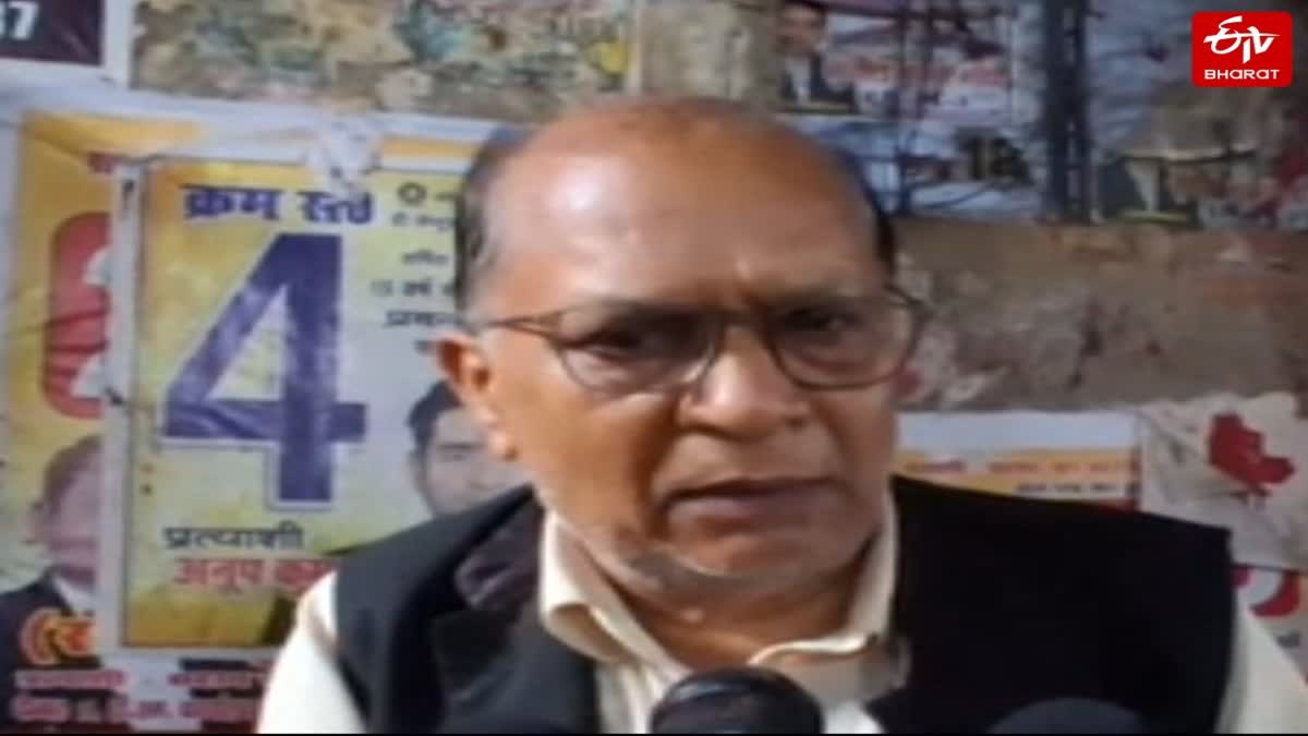 मुकदमा दर्ज कराने वाले अधिवक्ता शिवशंकर सिंह.