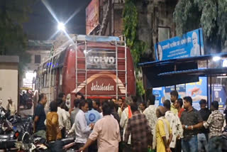NEWBORN DELIVERY IN PASSENGER BUS