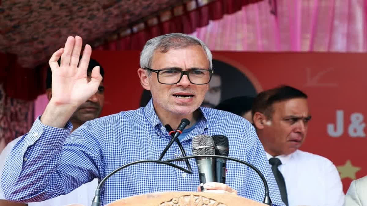CM Omar Abdullah To Kick Off Kashmir's Historic International Marathon With 2,000 Athletes On Sunday At a press conference in Srinagar, Raja Yaqoob Farooq, Director of Tourism, expressed his enthusiasm for the unprecedented turnout. "This is the first time we've seen over 2,000 registrations for a marathon in Kashmir," he announced.