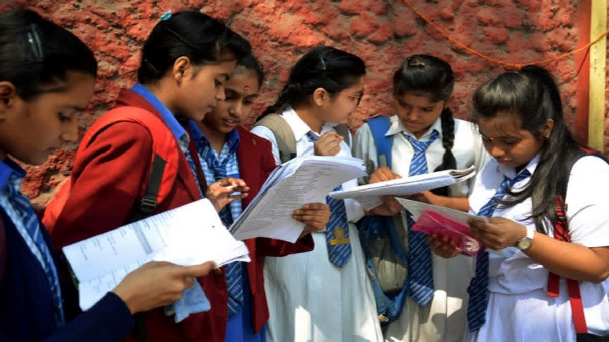 Parliamentary Panel: Large Educational Institutions Surpass Established Student Admission Limits The committee said that this has given rise to the monopoly of the education ecosystem by some big educational institutions, as such big institutions admit students in large numbers into various courses offered by them.
