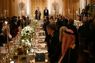 ହ୍ବାଇଟ ହାଉସ୍‌ରେ ରାତ୍ରୀଭୋଜନ ସମୟରେ ଆମେରିକା ରାଷ୍ଟ୍ରପତି ଡୋନାଲ୍ଡ ଟ୍ରମ୍ପ ଏବଂ ସାଉଦି ଆରବର ଯୁବରାଜ ତଥା ପ୍ରଧାନମନ୍ତ୍ରୀ ମହମ୍ମଦ ବିନ୍ ସଲମାନ