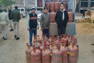 Illegal gas cylinders seized