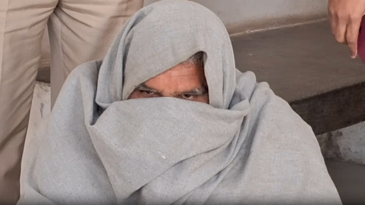 शर्मनाक! रोहतक में 62 वर्षीय बुजुर्ग ने पोती समेत 3 बच्चियों के साथ किया दुष्कर्म, आरोपी का रह चुका है आपराधिक रिकॉर्ड रोहतक में दादा ने किया पोती के साथ किया दुष्कर्म