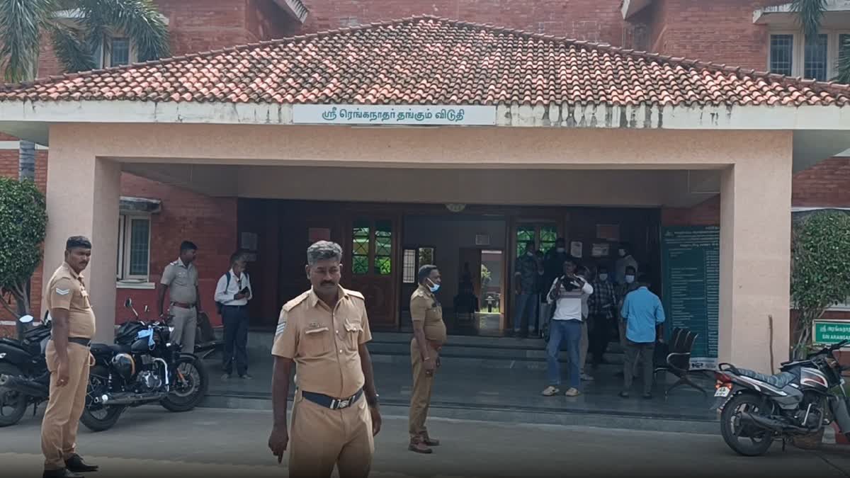 ஒரே குடும்பத்தைச் சேர்ந்த 4 பேர் தற்கொலை... திருச்சியில் சோகம்