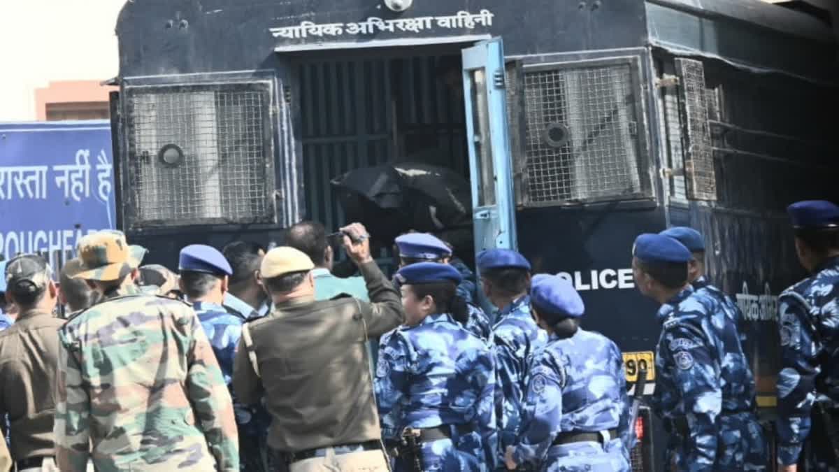 لال قلعہ دھماکہ کیس: بلال ناصر ملا اور شعیب علی کی این آئی اے کی تحویل میں 26 دسمبر تک توسیع