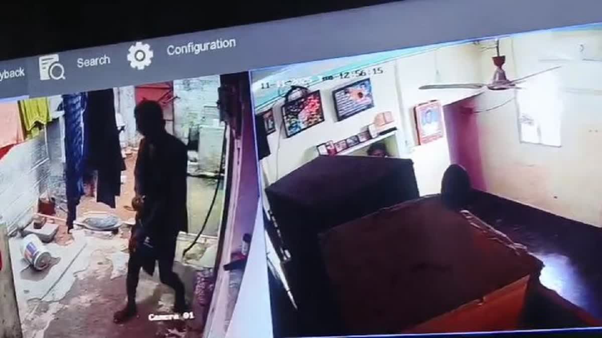 திருடிய வீட்டில் ஆனந்த குளியல் போட்ட திருடன்... வளைத்து பிடித்த போலீஸ்