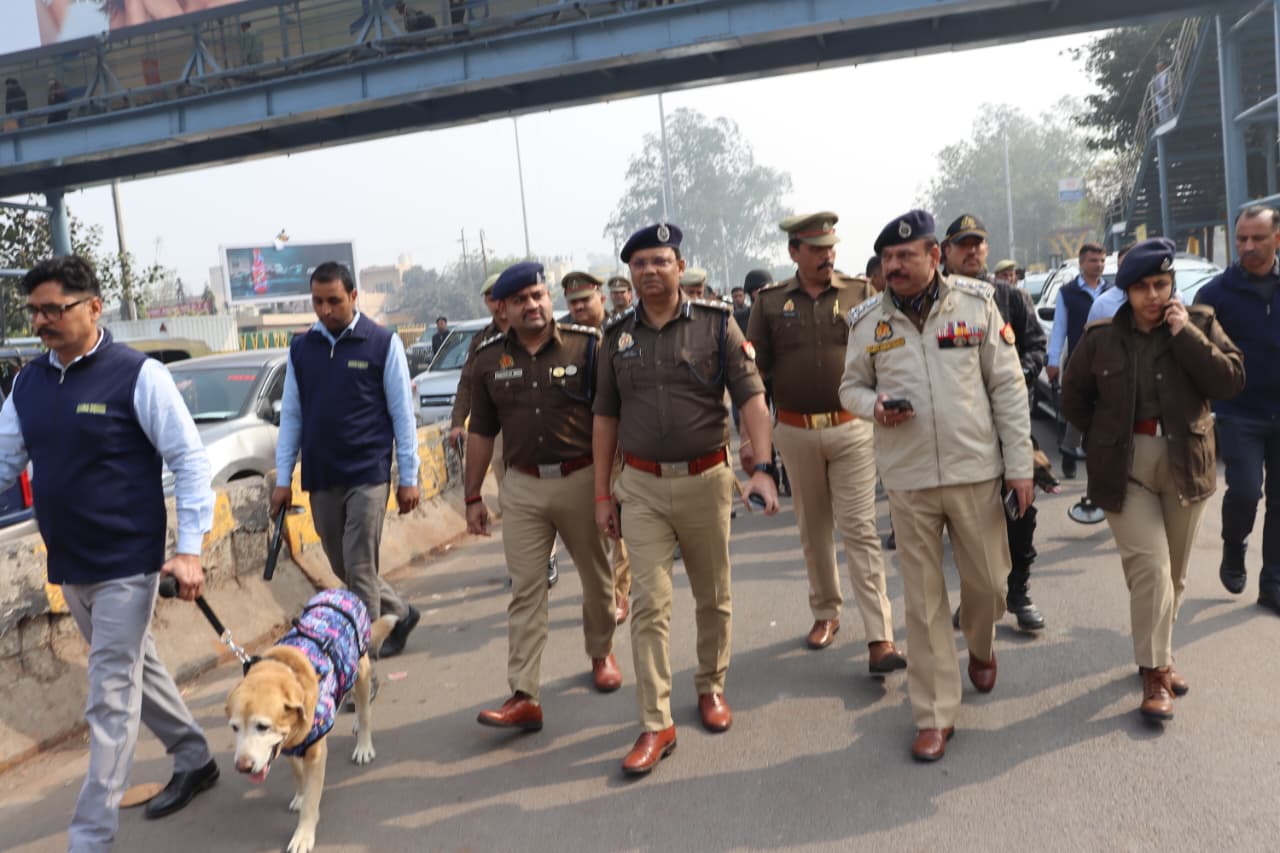 Several schools in New Okhla Industrial Development Authority (Noida) received emails containing bomb threats on Friday, triggering security alerts.