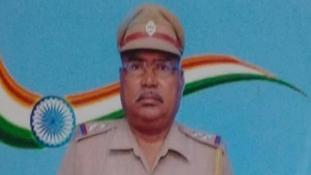 மகளை கழுத்தறுத்து கொன்ற EX போலீஸ்காரர்! விழுப்புரம் அருகே பரபரப்பு