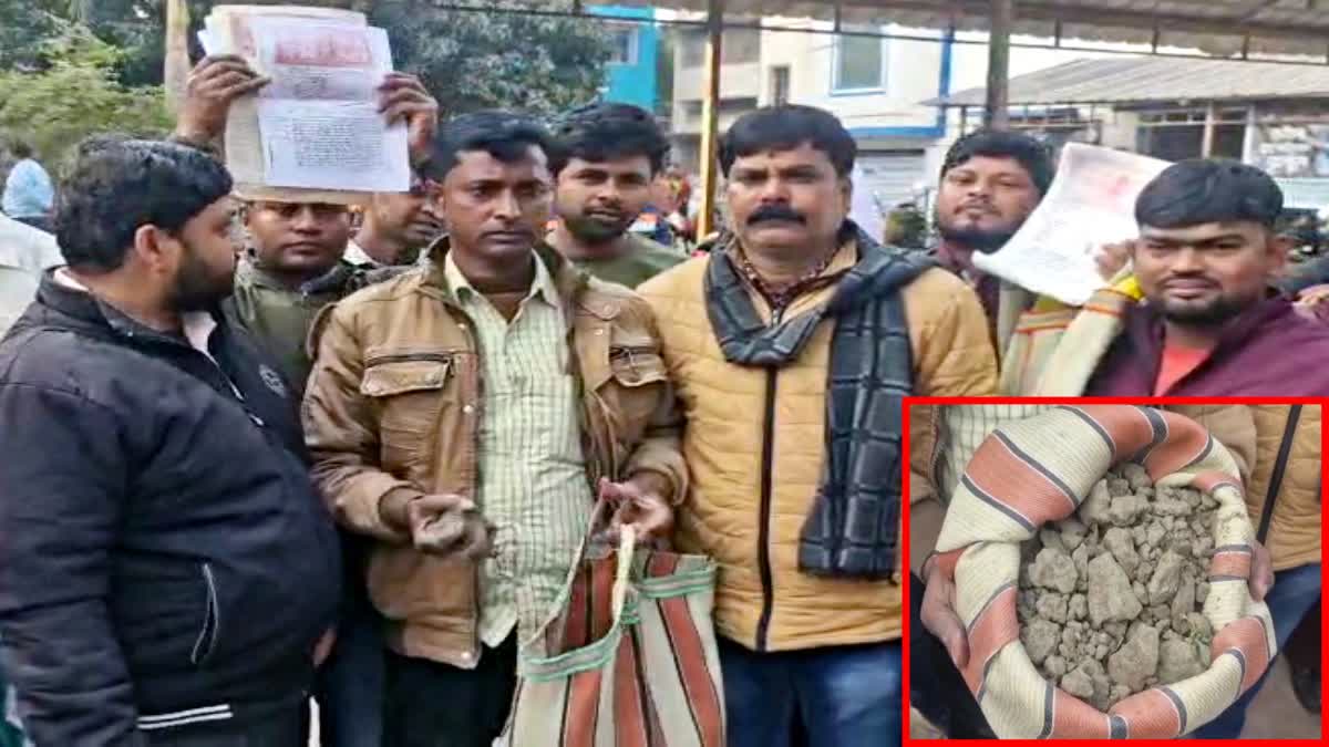 Man bring soil from his grandfather grave to SIR hearing to prove relationship in Malda West Bengal