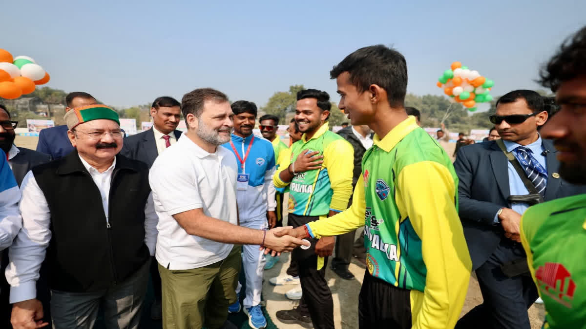 Rahul Gandhi slams modi