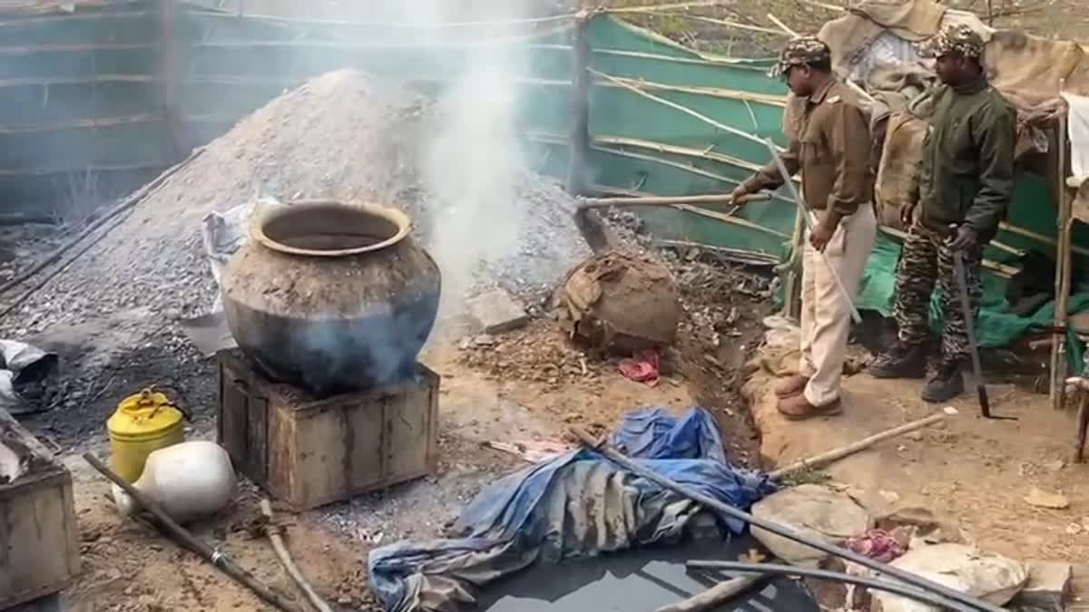 Liquor factory busted in Ranchi