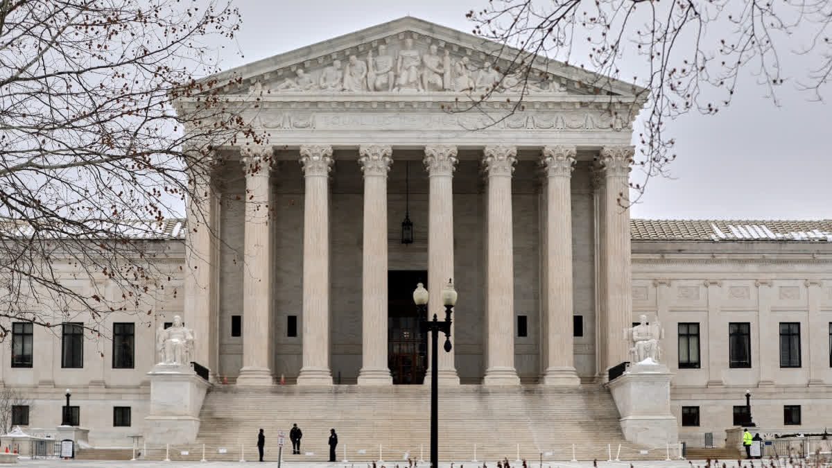 सर्वोच्च न्यायालयाचे छायाचित्र