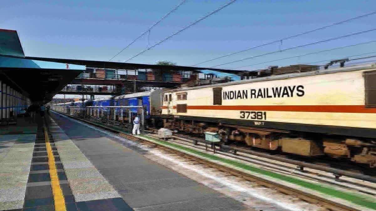 ریلوے نے بڈگام اور کٹرہ کے درمیان خصوصی ٹرین کی سروس کی مدت جولائی تک بڑھا دی