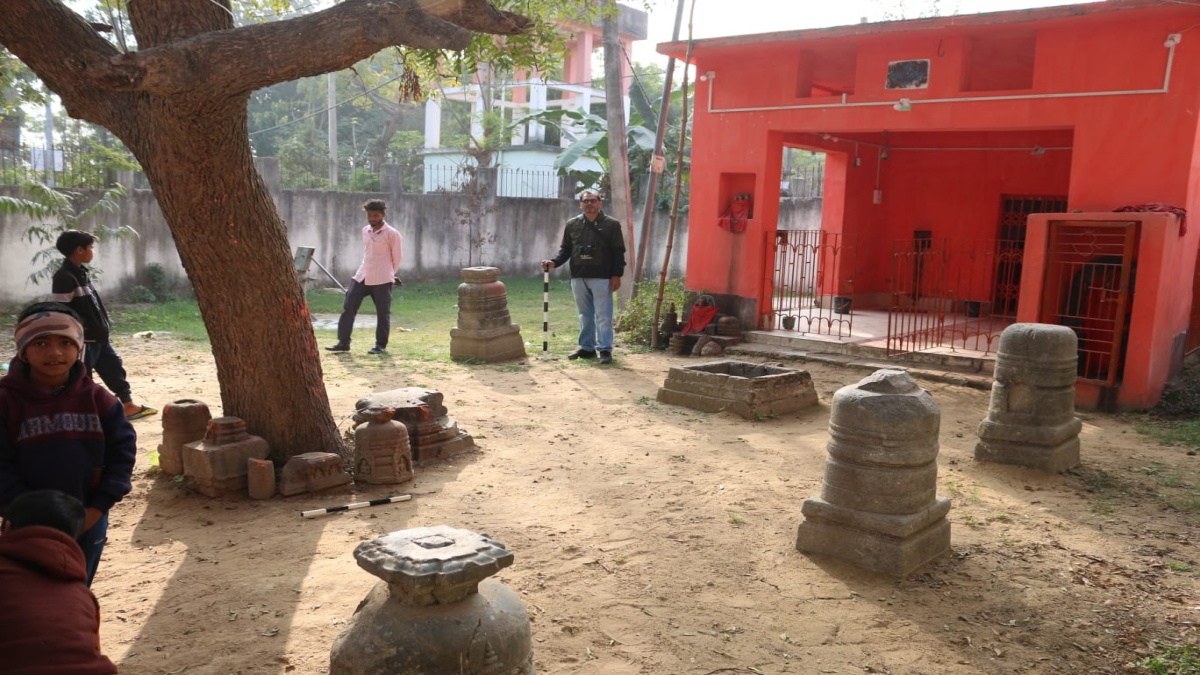 Lord Buddha is being worshiped in the form of a Goddess