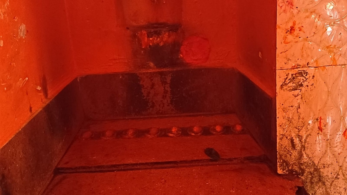 Lord Buddha is being worshiped in the form of a Goddess