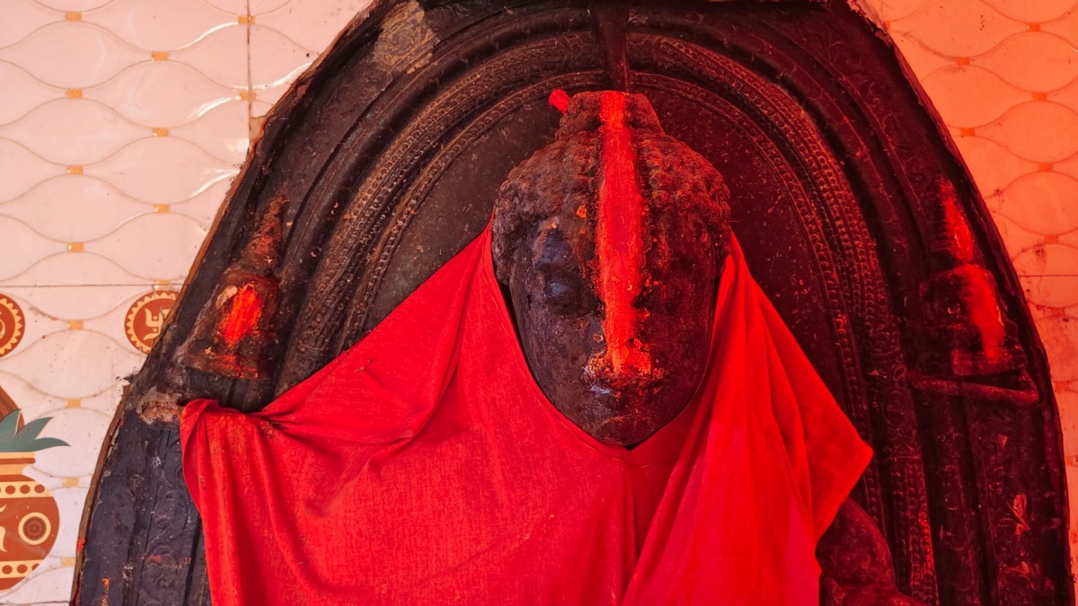 Lord Buddha is being worshiped in the form of a Goddess