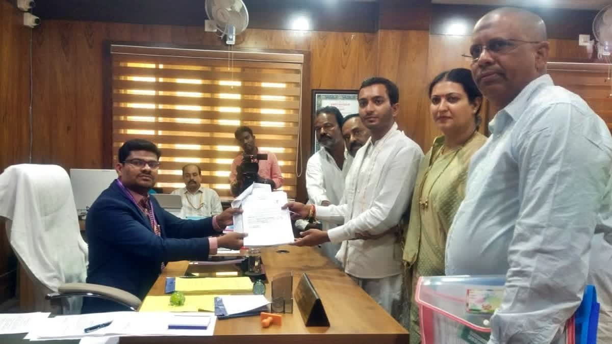 Karnataka Minister SS Mallikarjun's son Samarth Shyamanuru on Friday filed nomination papers as Congress candidate from Davanagere South constituency even before as the party is yet to announce its candidates for two seats set for by-elections on April 9.