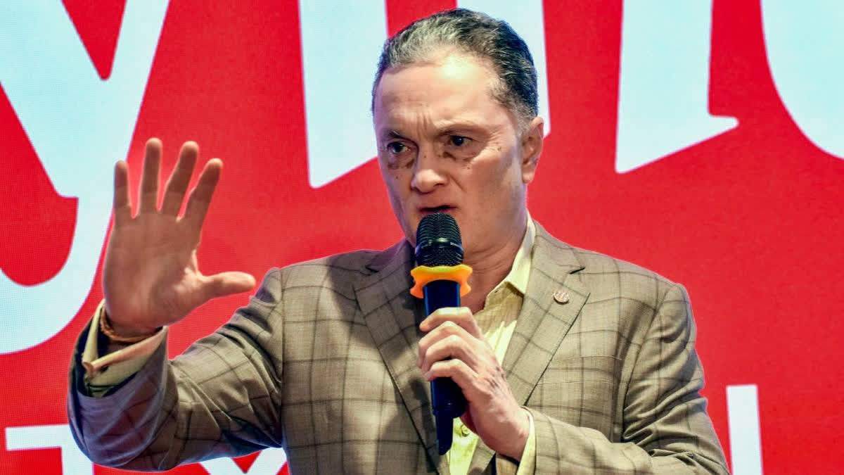 aymond Group Chairman and Managing Director Gautam Hari Singhania suffered minor injuries in a speedboat accident in the Maldives. He is currently recovering in Mumbai.