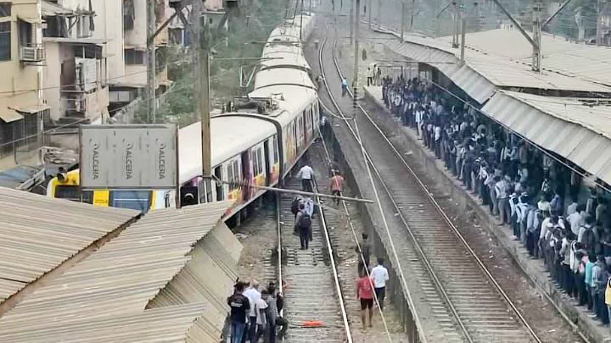 Mumbai's Empty Local Train Derails Near Dombivli, Rush-Hour Services Disrupted