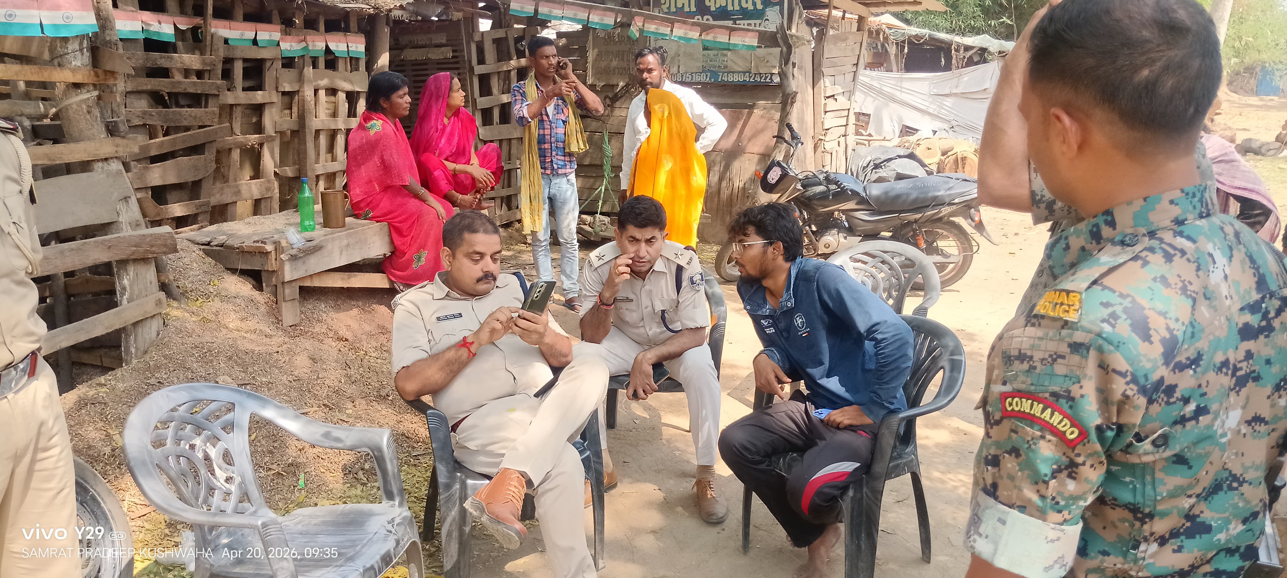 गांव में पुलिस बल की तैनाती