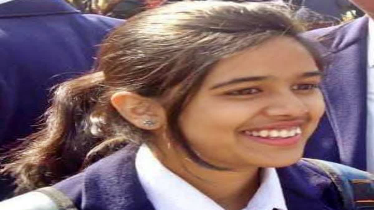 topper kanika anab