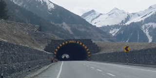 زوجیلا ٹنل تکمیل کے قریب، دو سو دس میٹر کی کھدائی کا کام باقی approach road and two small tunnels Construction completed, Zojila Tunnel nearing completion, 210 meters of excavation work remaining Urdu News