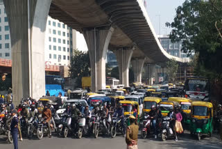 A view of traffic on a Jaipur road