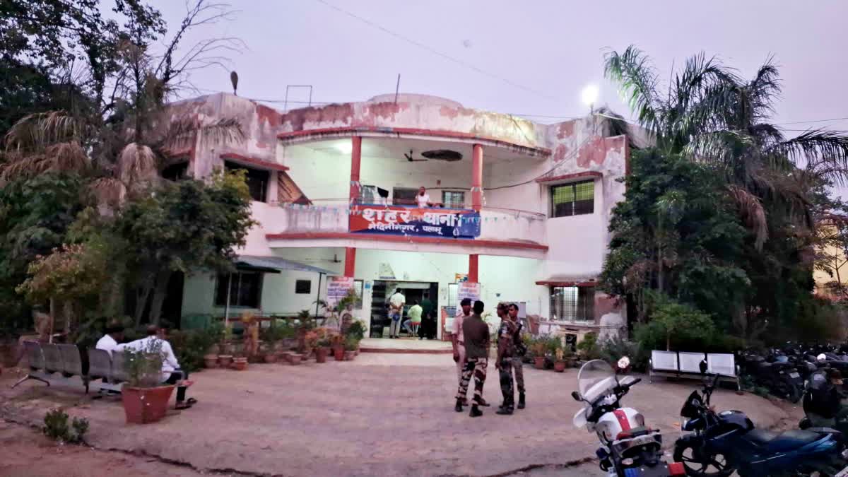 villagers surrounded Bal Grih team In Palamu