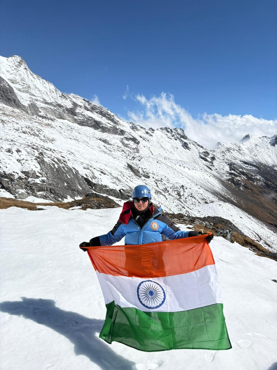 NCC कैडेट डुमेश कुमारी ने माउंट बीसी रॉय शिखर पर फहराया था तिरंगा