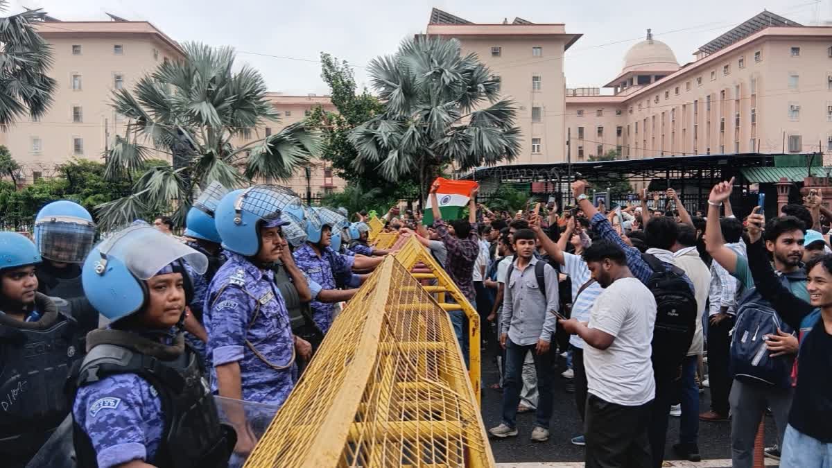 CJP Sansad March LIVE: CJP का संसद मार्च: पटेल चौक पर धरने पर बैठे  प्रदर्शनकारी, बैरिकेड तोड़ने पर पुलिस से झड़प