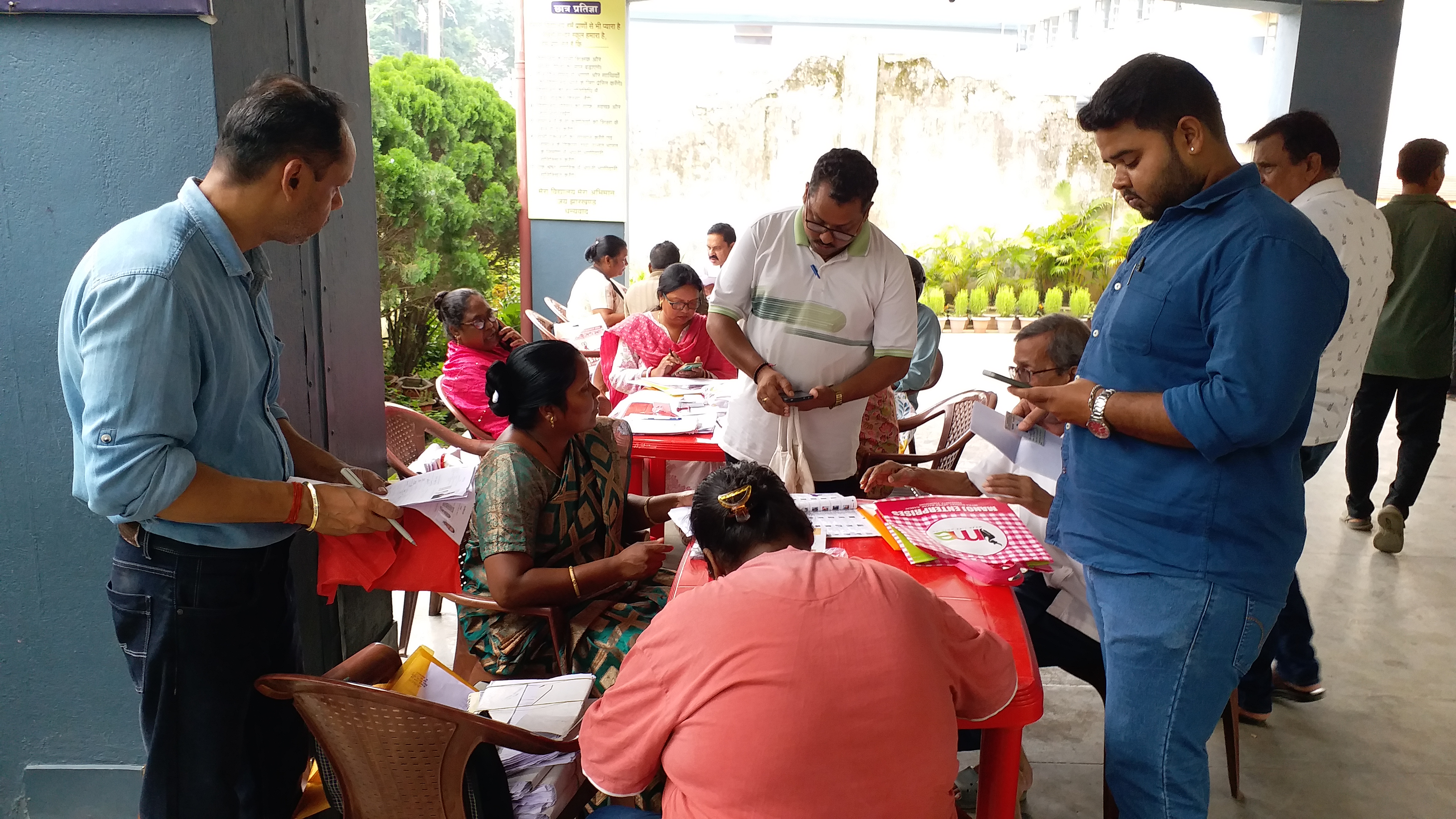 sir-in-jharkhand-many-voters-in-urban-areas-not-available-at-addresses-listed-on-their-voter-lists