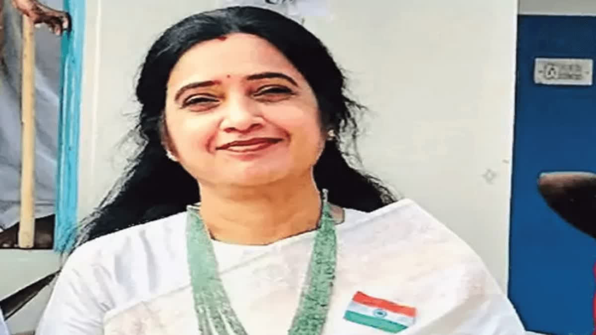 तेलंगणात विद्यार्थ्यांनीच केली मुख्याध्यापिकेची हत्या तेलंगणात विद्यार्थ्यांनीच केली मुख्याध्यापिकेची हत्या