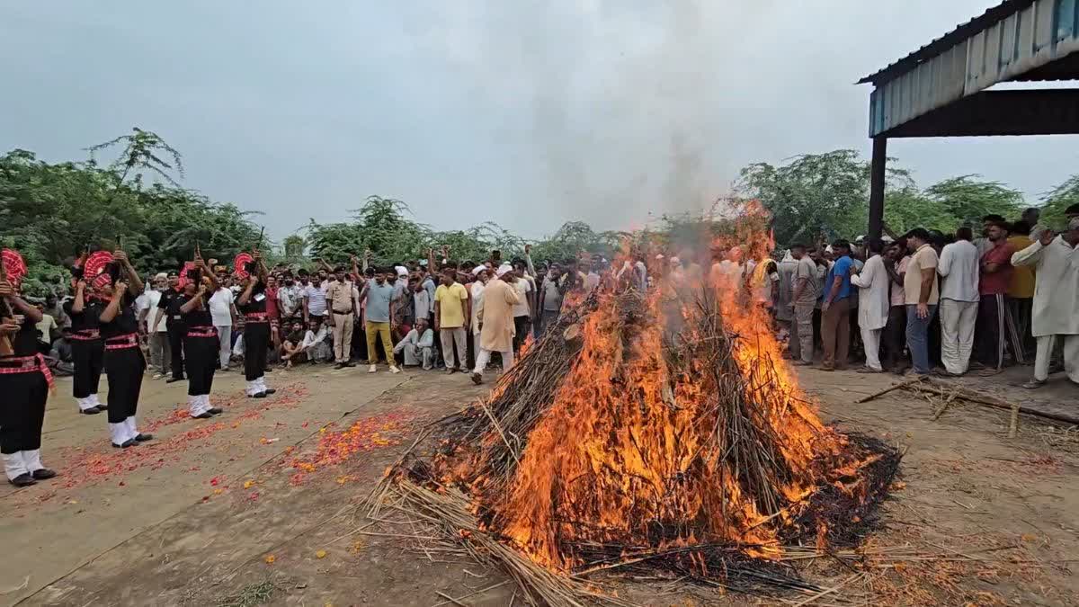 RAVI PRAKASH MARTYR KASNI