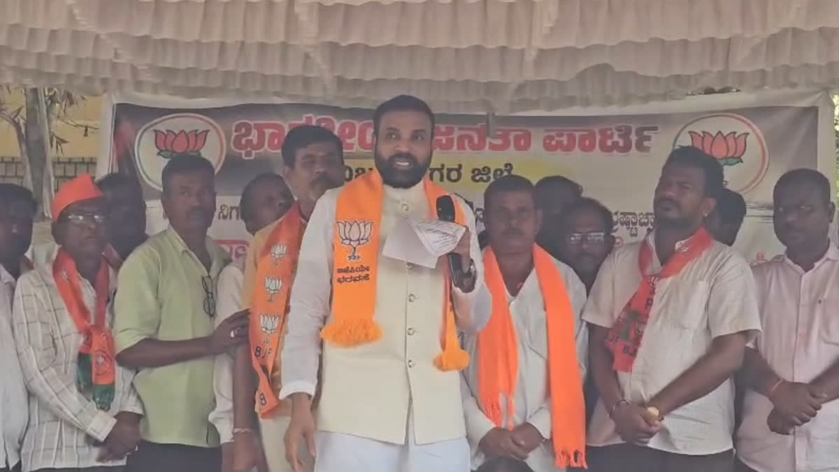 OUR SINGLE AGENDA IS THAT NAGENDRA MUST RESIGN FROM THE MINISTERIAL POST: B. SRIRAMULU