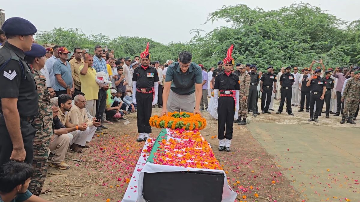 RAVI PRAKASH MARTYR KASNI