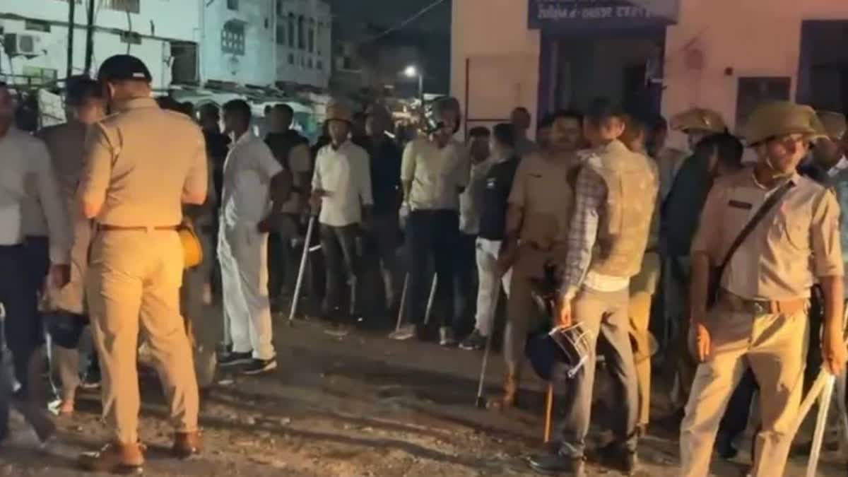 young man tied to tree on suspicion of being thief in Banaskantha Gujarat