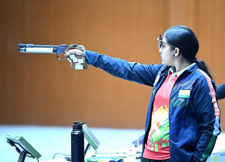 Jhajjar Suruchi Singh alias Suruchi Phogat became the world number one shooter in 10m Air Pistol ISSF Exclusive Interview to Etv Bharat