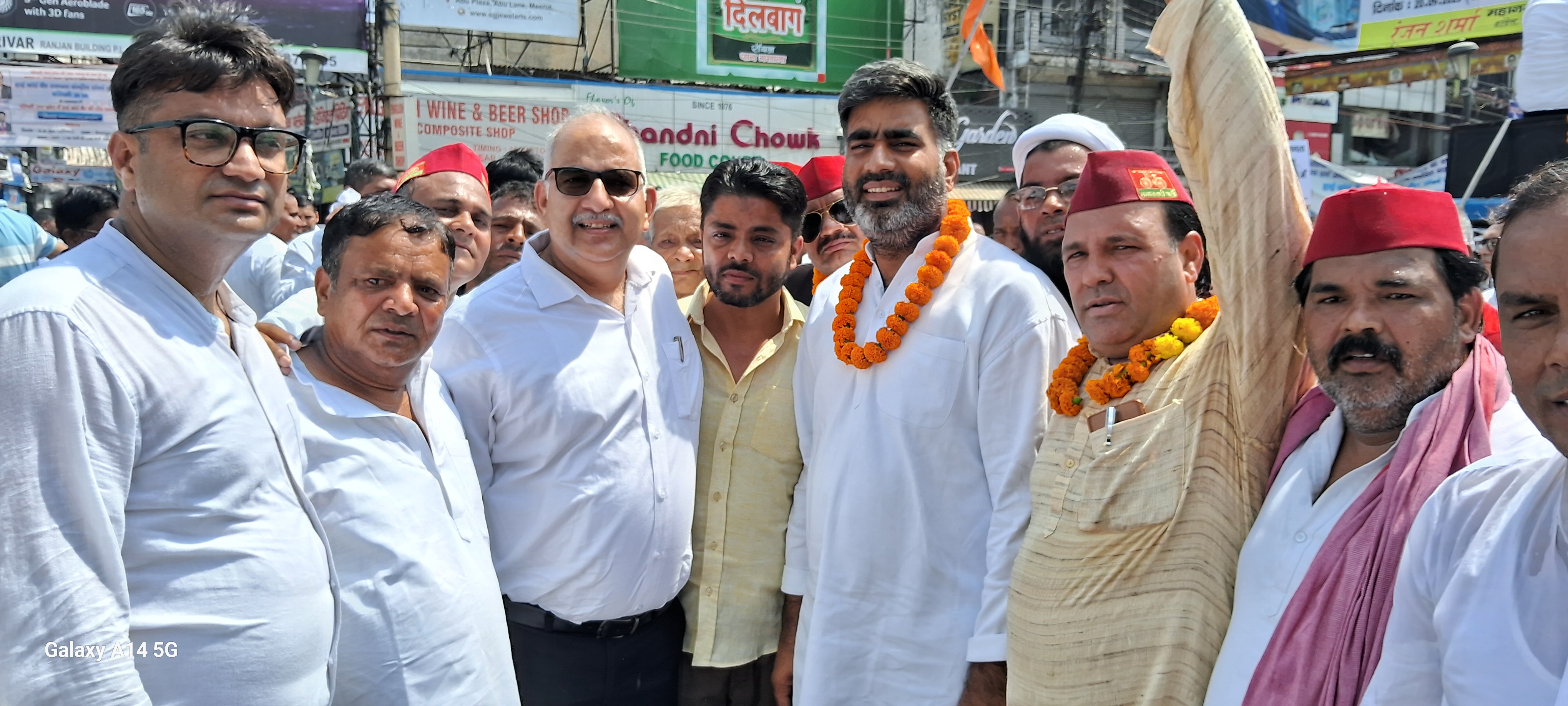 वकीलों के प्रदर्शन को समाजवादी पार्टी ने भी दिया समर्थन.