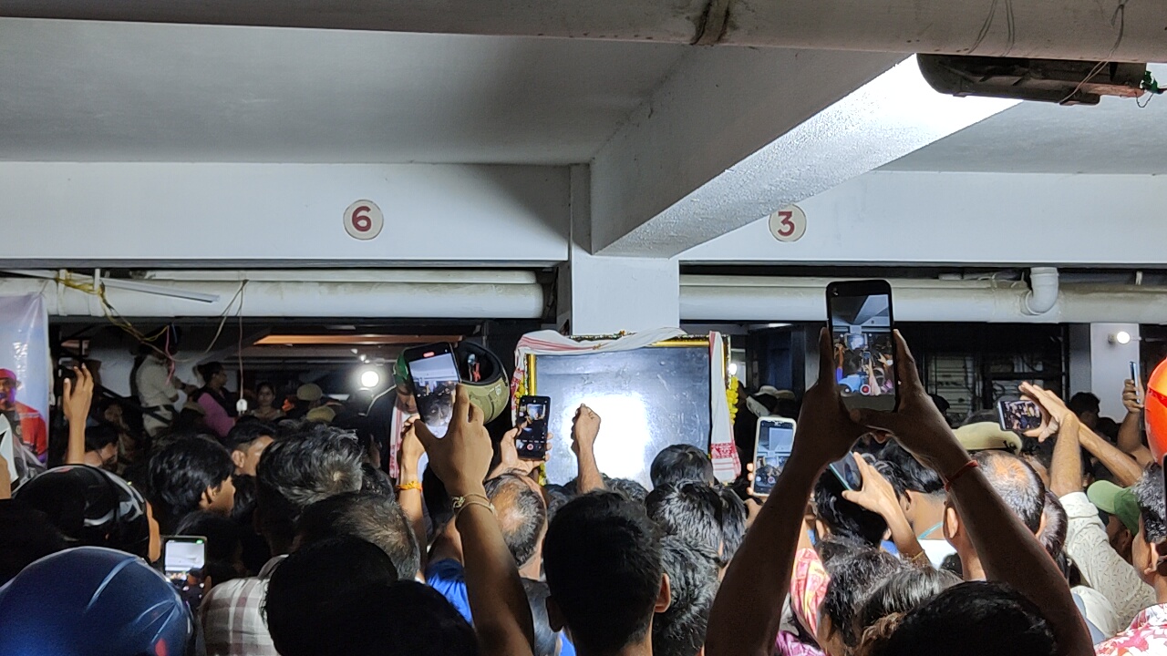 Peaceful last tribute to Zubeen Garg at his residence