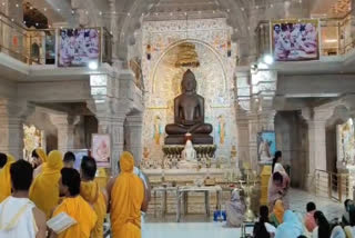 Internet Off, Spirituality On: Jain Devotees Embrace ‘E-Upvas’ During Paryushan In Chhindwara
