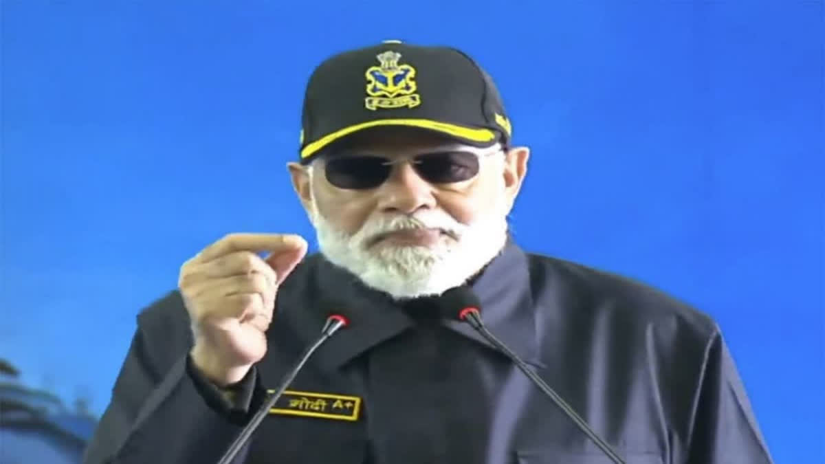 PM CELEBRATES DIWALI in INS VIKRANT