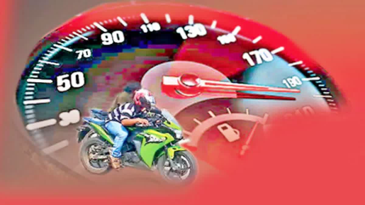 పిల్లల చేతికి బైక్ లు, కార్లు - ఆ తర్వాత ఓవర్ స్పీడ్ తో యాక్సిడెంట్స్