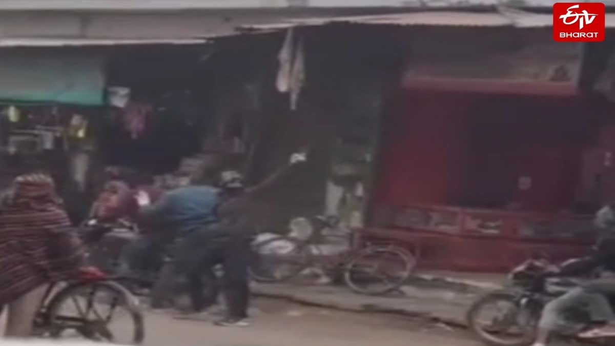 बदायूं; सर्राफा दुकान में लूटपाट.