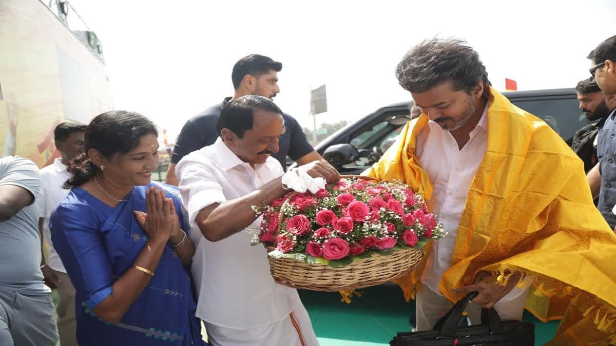 தவெக யாருடன் கூட்டணி? தலைமை நிர்வாகிகளுடன் விஜய் 'அவசர' ஆலோசனை